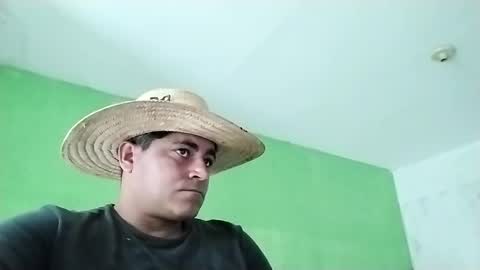 Snapshot of 9vinhocamshow chatting on February 14, 2025, 11:42 am 9vinhocamshow online show from February 14, 2025, 11:42 am