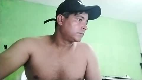 Snapshot of 9vinhocamshow chatting on February 15, 2025, 9:37 pm 9vinhocamshow online show from February 15, 2025, 9:37 pm