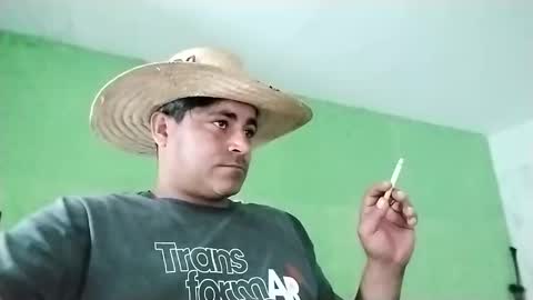 Snapshot of 9vinhocamshow chatting on February 19, 2025, 12:11 pm 9vinhocamshow online show from February 19, 2025, 12:11 pm