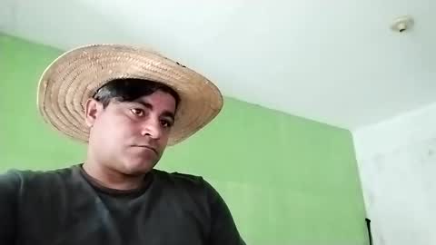 Snapshot of 9vinhocamshow chatting on February 20, 2025, 11:31 am 9vinhocamshow online show from February 20, 2025, 11:31 am