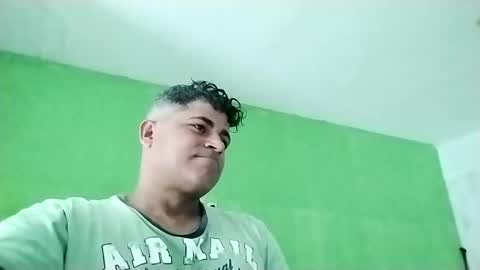 Snapshot of 9vinhocamshow chatting on February 23, 2025, 11:44 am 9vinhocamshow online show from February 23, 2025, 11:44 am