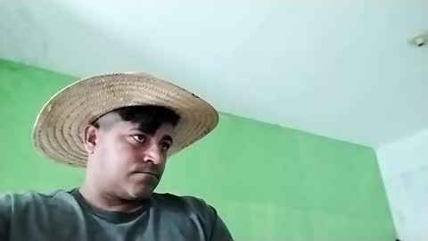 Snapshot of 9vinhocamshow chatting on February 25, 2025, 12:03 pm 9vinhocamshow online show from February 25, 2025, 12:03 pm