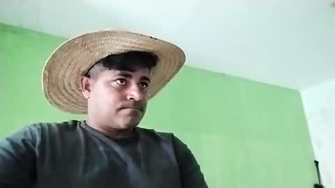 Snapshot of 9vinhocamshow chatting on February 27, 2025, 4:43 pm 9vinhocamshow online show from February 27, 2025, 4:43 pm