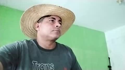 Snapshot of 9vinhocamshow chatting on March 1, 2025, 12:23 pm 9vinhocamshow online show from March 1, 2025, 12:23 pm