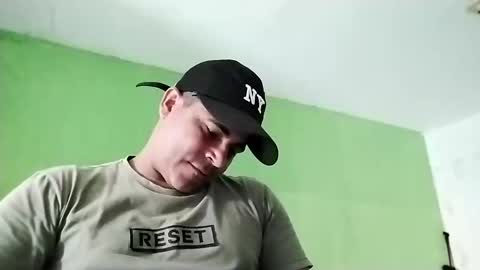 Snapshot of 9vinhocamshow chatting on March 5, 2025, 5:18 pm 9vinhocamshow online show from March 5, 2025, 5:18 pm