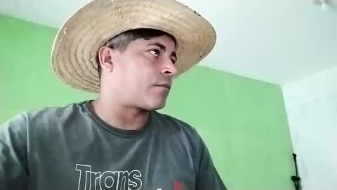 Snapshot of 9vinhocamshow chatting on March 7, 2025, 11:51 am 9vinhocamshow online show from March 7, 2025, 11:51 am