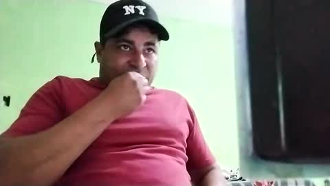 Snapshot of 9vinhocamshow chatting on March 12, 2025, 9:13 pm 9vinhocamshow online show from March 12, 2025, 9:13 pm