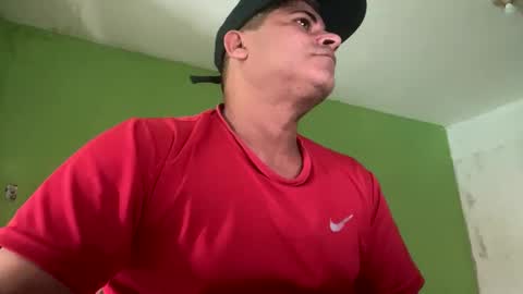 Snapshot of 9vinhocamshow chatting on September 10, 2025, 11:32 am 9vinhocamshow online show from September 10, 2025, 11:32 am