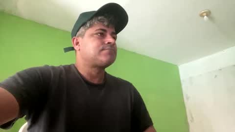 Snapshot of 9vinhocamshow chatting on September 14, 2025, 10:25 am 9vinhocamshow online show from September 14, 2025, 10:25 am