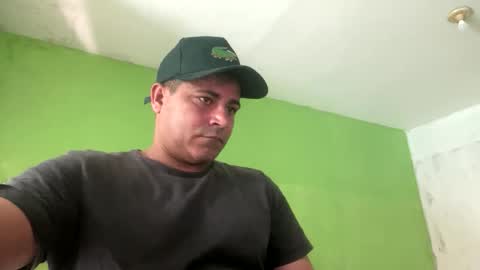 Snapshot of 9vinhocamshow chatting on September 15, 2025, 11:32 am 9vinhocamshow online show from September 15, 2025, 11:32 am