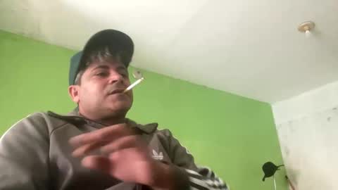 Snapshot of 9vinhocamshow chatting on September 28, 2025, 10:42 am 9vinhocamshow online show from September 28, 2025, 10:42 am