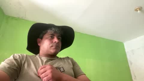 Snapshot of 9vinhocamshow chatting on October 9, 2025, 11:08 am 9vinhocamshow online show from October 9, 2025, 11:08 am