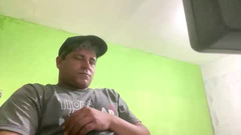 Snapshot of 9vinhocamshow chatting on October 12, 2025, 11:48 pm 9vinhocamshow online show from October 12, 2025, 11:48 pm