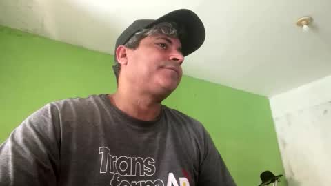 Snapshot of 9vinhocamshow chatting on October 15, 2025, 11:54 am 9vinhocamshow online show from October 15, 2025, 11:54 am