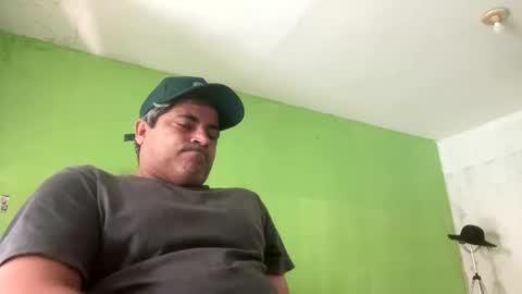 Snapshot of 9vinhocamshow chatting on October 25, 2025, 12:13 pm 9vinhocamshow online show from October 25, 2025, 12:13 pm