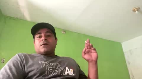 Snapshot of 9vinhocamshow chatting on October 27, 2025, 11:14 am 9vinhocamshow online show from October 27, 2025, 11:14 am