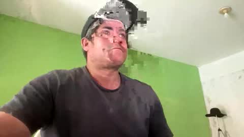 Snapshot of 9vinhocamshow chatting on October 28, 2025, 11:03 am 9vinhocamshow online show from October 28, 2025, 11:03 am