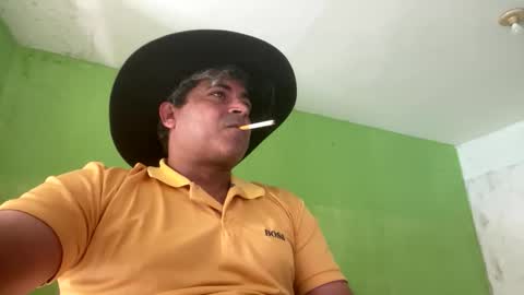 Snapshot of 9vinhocamshow chatting on November 2, 2025, 11:23 am 9vinhocamshow online show from November 2, 2025, 11:23 am