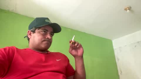 Snapshot of 9vinhocamshow chatting on November 15, 2025, 11:40 am 9vinhocamshow online show from November 15, 2025, 11:40 am