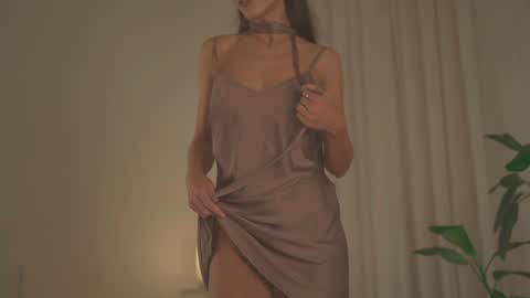 Snapshot of _2strangers chatting on October 28, 2025, 12:14 am Olivia dark hair Zoe light hair online show from October 28, 2025, 12:14 am