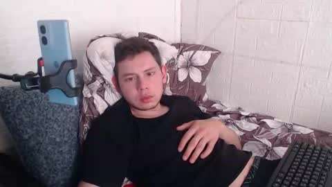 Snapshot of _a_k_i_ chatting on May 24, 2026, 4:12 pm Aki online show from May 24, 2026, 4:12 pm