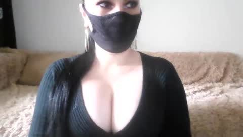 Adela online show from May 10, 2026, 2:44 pm