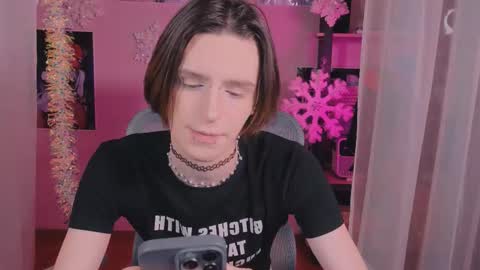 adrian online show from January 7, 2026, 8:28 am