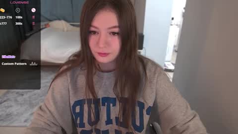 Emy online show from October 17, 2025, 6:49 am