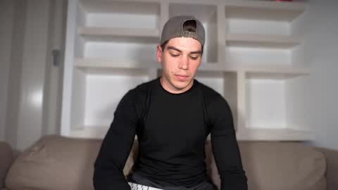 _aesthetic online show from September 24, 2025, 3:26 pm