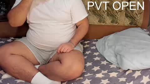 Snapshot of _alan_bear_ chatting on February 22, 2025, 8:09 pm Alan online show from February 22, 2025, 8:09 pm