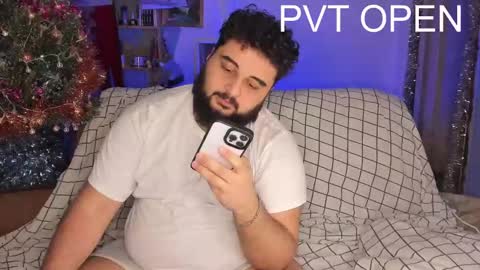 Snapshot of _alan_bear_ chatting on March 6, 2025, 8:16 pm Alan online show from March 6, 2025, 8:16 pm