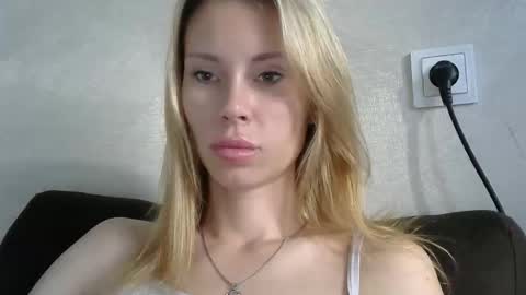 Snapshot of _alex1819 chatting on October 9, 2025, 7:17 am _alex1819 online show from October 9, 2025, 7:17 am