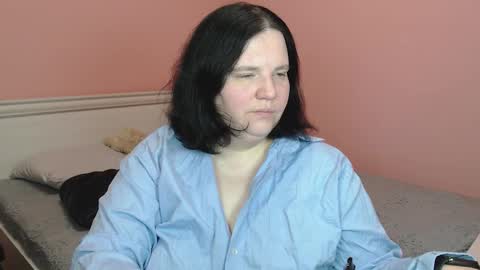 _alexandra_ray_ online show from November 18, 2025, 7:02 am