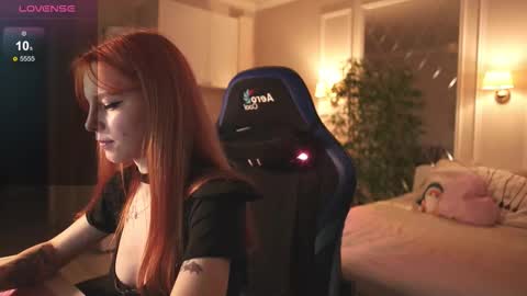 Snapshot of _alice_meyss_ chatting on November 20, 2025, 9:31 am _alice_meyss_ online show from November 20, 2025, 9:31 am