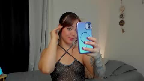 Snapshot of _alicelewis chatting on November 17, 2025, 10:43 am Alice online show from November 17, 2025, 10:43 am