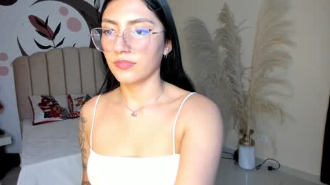 Allondra  online show from January 5, 2025, 1:24 am