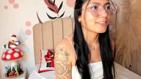 Allondra  online show from January 5, 2025, 4:25 am