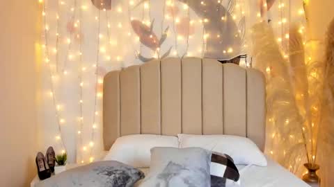 Allondra  online show from March 8, 2025, 2:45 am