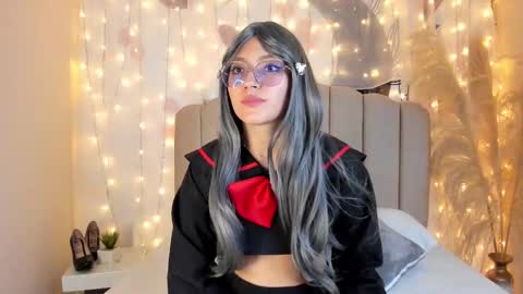 Allondra  online show from March 10, 2025, 1:23 am