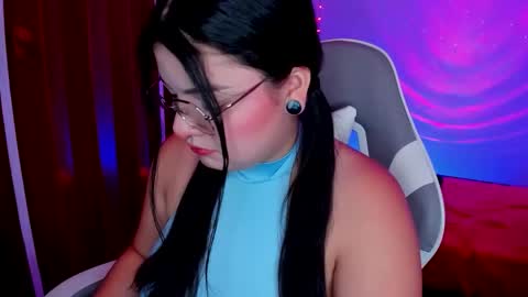 Alisa online show from October 28, 2025, 5:15 pm