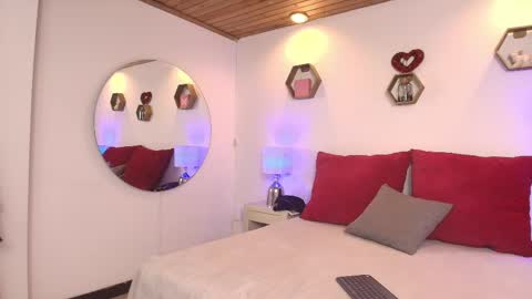 _ambeerrosse_ online show from May 29, 2026, 3:43 pm