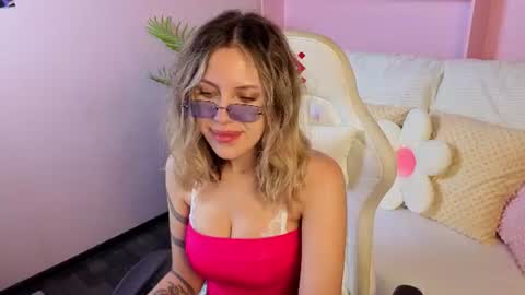 _amymoore online show from June 24, 2026, 1:26 am
