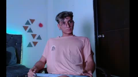 Snapshot of _andrew_willyams chatting on January 10, 2025, 7:43 pm Andres online show from January 10, 2025, 7:43 pm