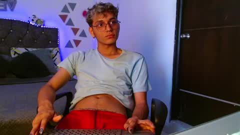 Snapshot of _andrew_willyams chatting on January 18, 2025, 6:10 pm Andres online show from January 18, 2025, 6:10 pm