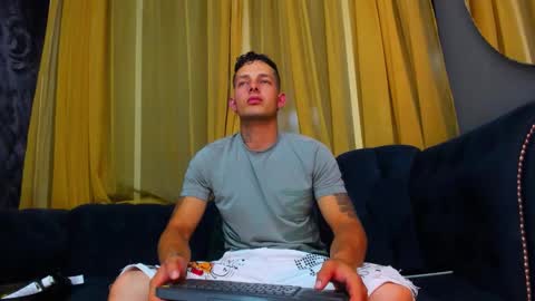 Snapshot of _angel_rivera chatting on February 7, 2026, 1:20 am Angel Rivera online show from February 7, 2026, 1:20 am