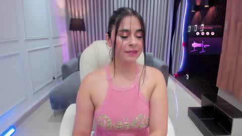 Ana online show from February 19, 2025, 7:27 pm