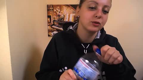 Snapshot of _annabelle_lee chatting on October 10, 2025, 6:34 am Anna online show from October 10, 2025, 6:34 am