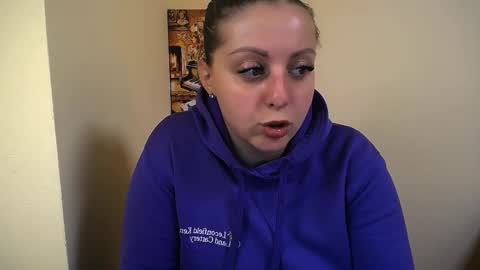 Snapshot of _annabelle_lee chatting on October 15, 2025, 6:57 am Anna online show from October 15, 2025, 6:57 am