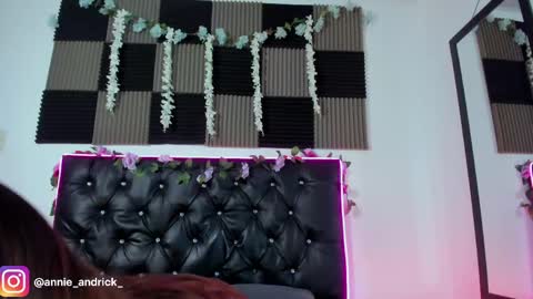 Annie Andrick online show from April 15, 2026, 11:17 am