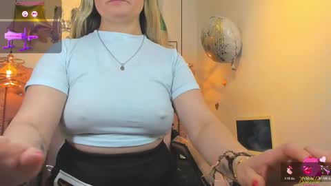 _antonella_11 online show from November 25, 2025, 10:54 pm